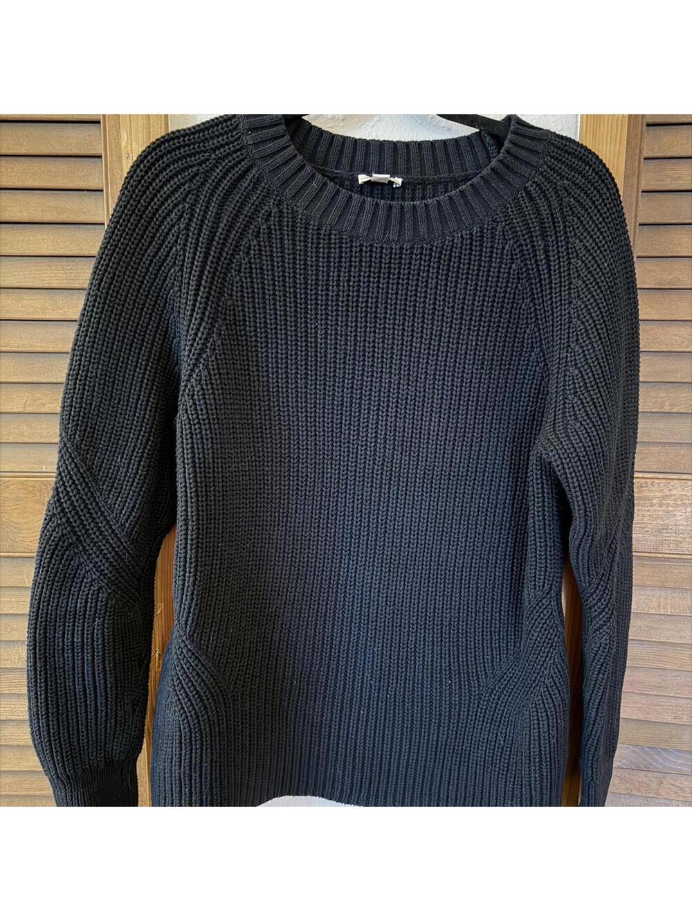 Gap black ribbed knit 100% cotton sweater